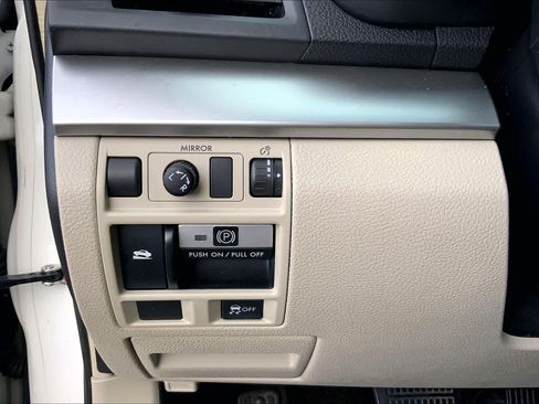 Used 2014 Subaru Outback 2.5i Premium w/ Accessory Value Package (OYT) AWD/4WD image 32