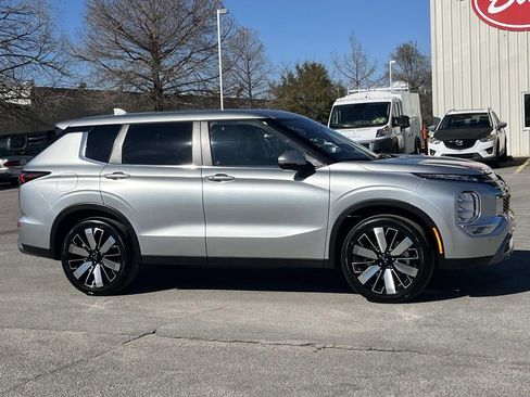 New 2026 Mitsubishi Outlander SE FWD image 6