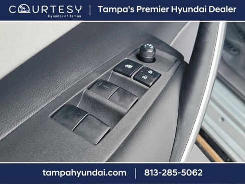 Used 2021 Toyota Corolla SE image 17