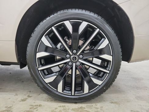 New 2026 Volvo XC60 B5 Ultra w/ Protection Package Premier AWD/4WD image 12
