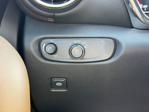 Used 2020 Chevrolet Blazer Premier w/ Driver Confidence II Package image 7