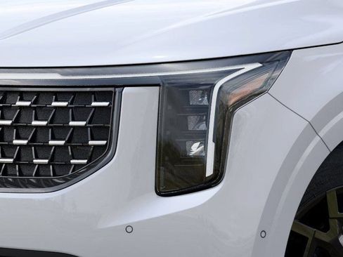 New 2026 Kia Carnival SX w/ SX Dark Edition Package FWD image 9