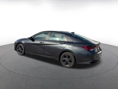 Used 2023 Hyundai Elantra SEL image 9