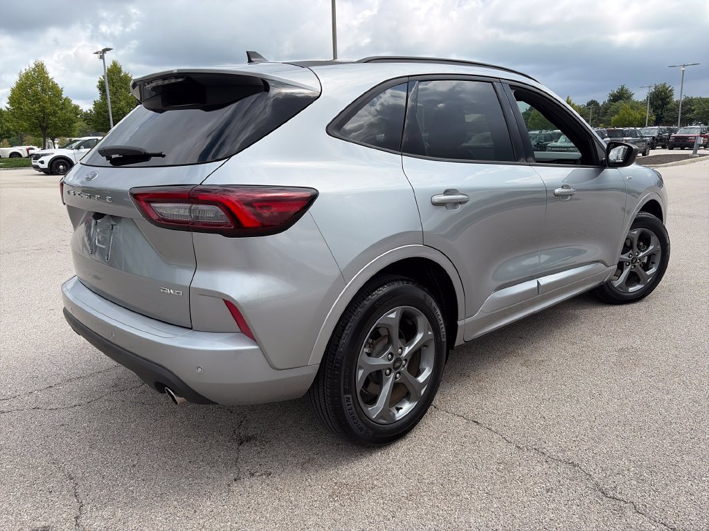 Used 2024 Ford Escape ST-Line w/ Tech Pack #1 AWD/4WD image 7
