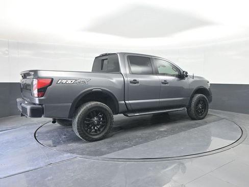 Used 2021 Nissan Titan PRO-4X w/ Pro-4x Convenience Package image 15