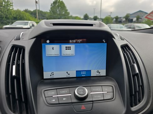 Used 2018 Ford Escape SE w/ SE Sync 3 Package AWD/4WD image 32