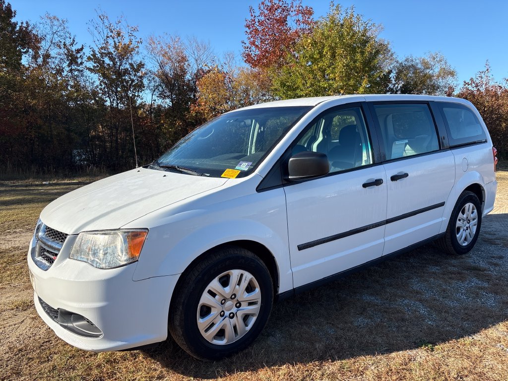Used 2015 Dodge Grand Caravan American Value Package FWD image 4