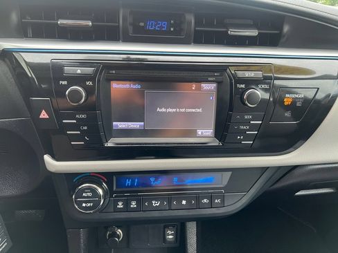 Used 2016 Toyota Corolla LE FWD image 20
