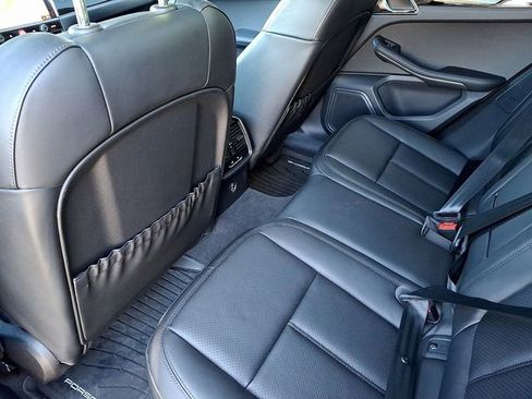 Certified 2026 Porsche Macan AWD/4WD image 16