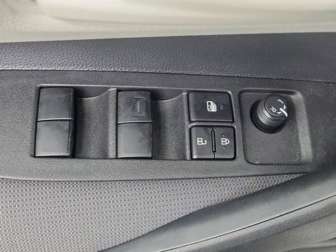 Used 2025 Toyota Corolla LE FWD image 19