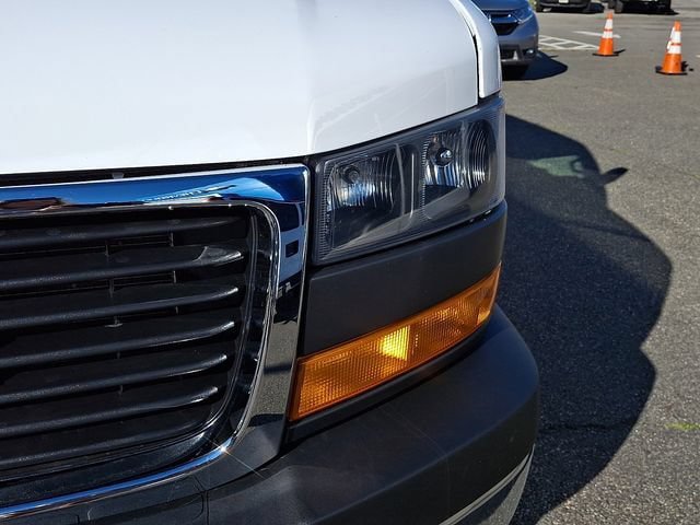 Used 2025 GMC Savana 2500 w/ Driver Convenience Package RWD image 19