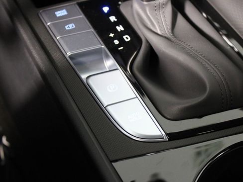 Used 2025 Hyundai Elantra Blue image 17