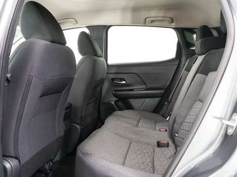 Used 2025 Nissan Kicks SV AWD/4WD image 14