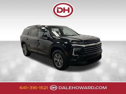 Used 2025 Chevrolet Traverse LT