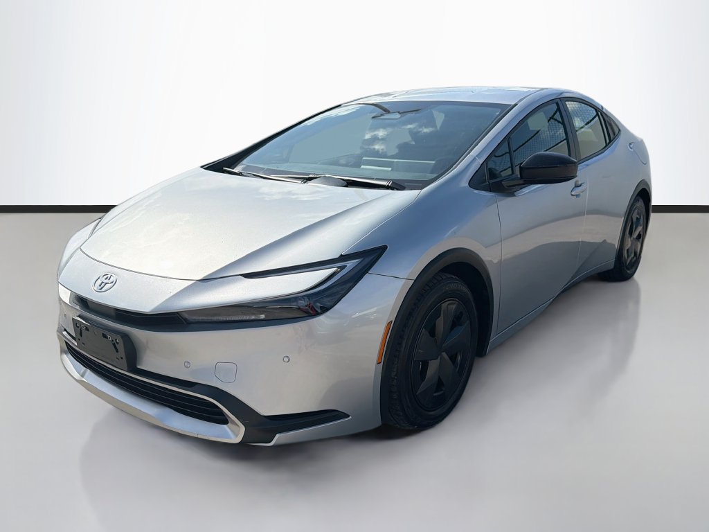 Used 2024 Toyota Prius Prime FWD image 3
