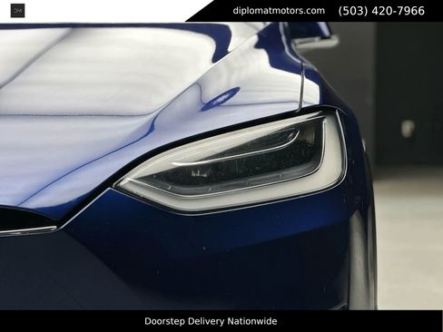 Used 2018 Tesla Model X 100D image 12
