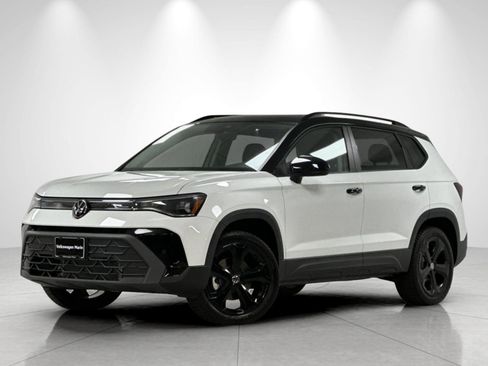 New 2026 Volkswagen Taos SE AWD/4WD image 1
