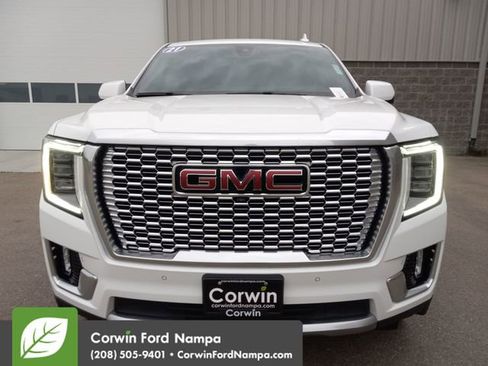 Used 2021 GMC Yukon XL Denali w/ Advanced Technology Package AWD/4WD image 8