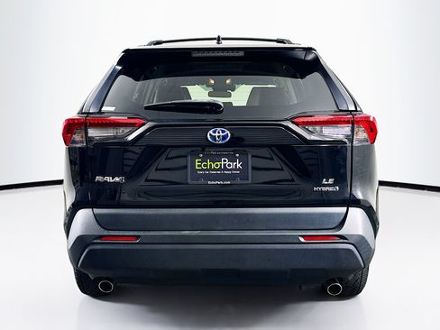 Used 2019 Toyota RAV4 LE AWD/4WD image 7
