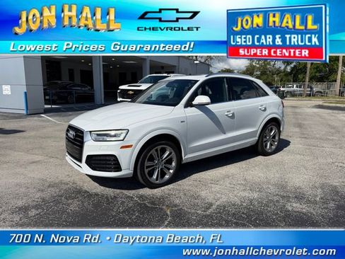 Used 2017 Audi Q3 2.0T Prestige w/ Prestige Package FWD image 2