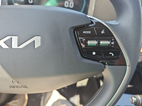 New 2026 Kia Niro LX FWD image 13