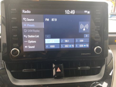Used 2022 Toyota Corolla LE FWD image 25