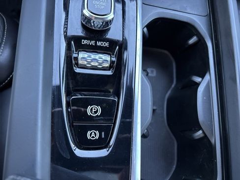 Used 2021 Volvo XC60 T5 R-Design w/ Advanced Package image 41