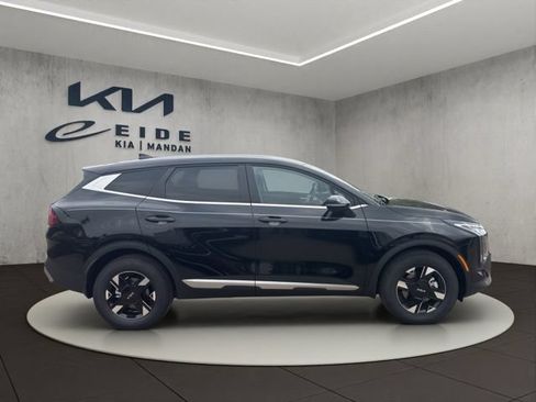 New 2026 Kia Sportage LX w/ LX Convenience Package AWD/4WD image 17
