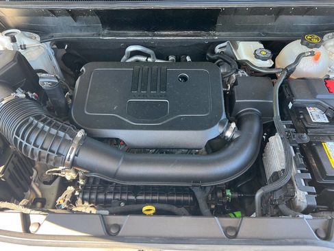 Used 2022 GMC Acadia SLT w/ Technology Package AWD/4WD image 28