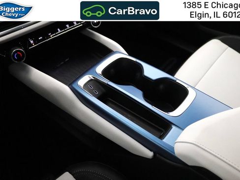 Certified 2025 Chevrolet Equinox EV LT FWD image 30