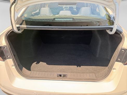 Used 2023 Nissan Versa S FWD image 19