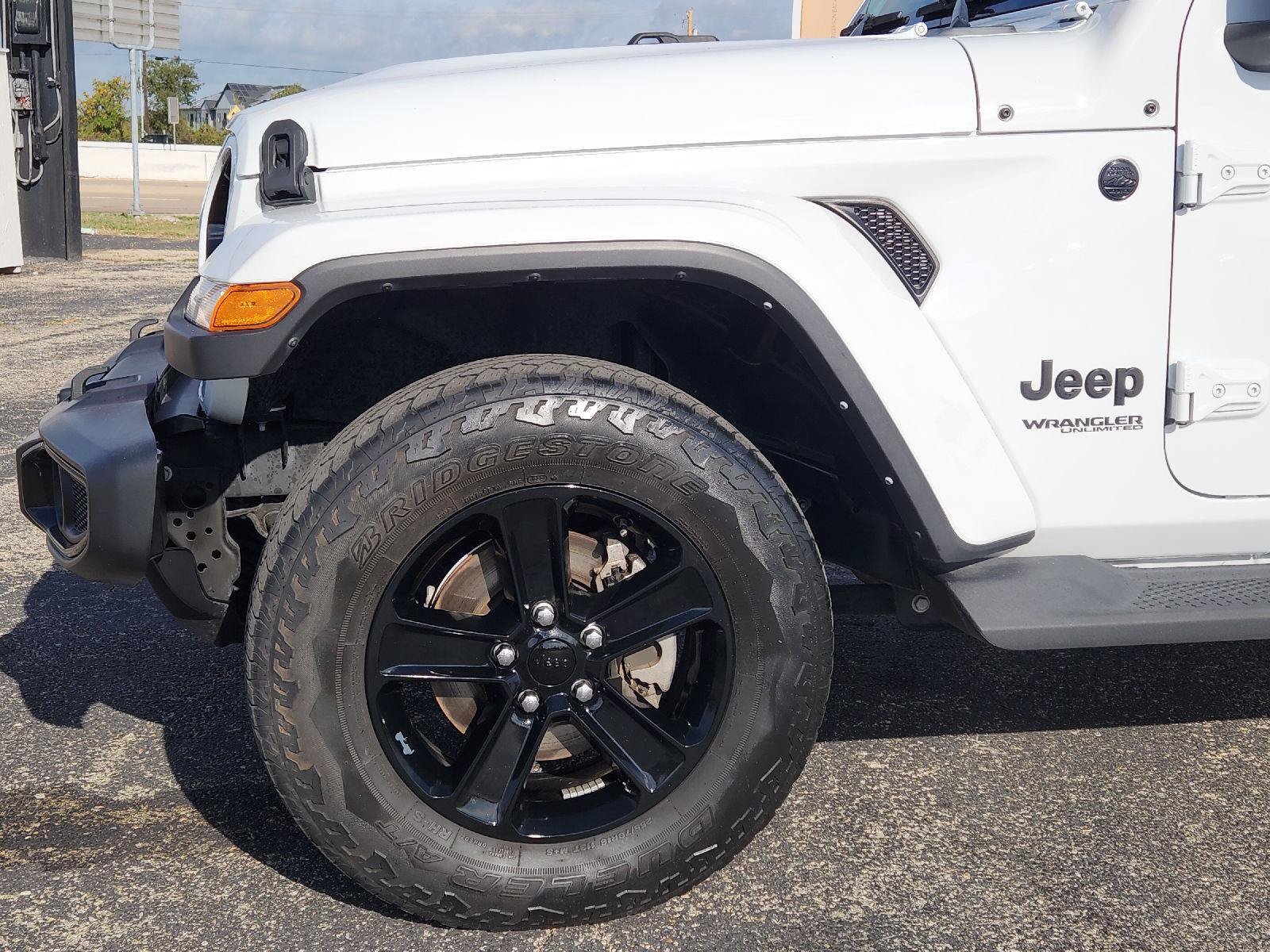 Used 2022 Jeep Wrangler Unlimited Sahara AWD/4WD image 10