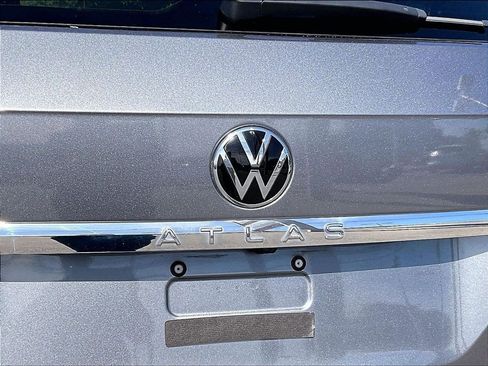 Used 2023 Volkswagen Atlas SE AWD/4WD image 30