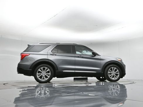 Certified 2023 Ford Explorer Limited image 8