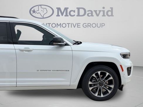 Used 2024 Jeep Grand Cherokee L Overland w/ Advanced Protech Group III AWD/4WD image 33