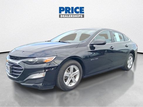 Used 2020 Chevrolet Malibu LS FWD image 2