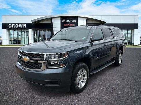 Used 2019 Chevrolet Suburban LS w/ Enhanced Driver Alert Package RWD image 1