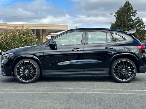 New 2025 Mercedes-Benz GLA 35 AMG 4MATIC image 2