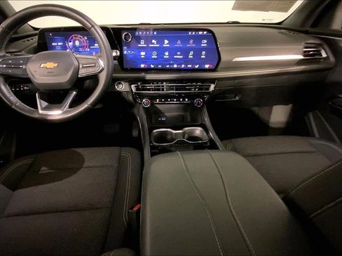 Used 2024 Chevrolet Traverse LT AWD/4WD image 16
