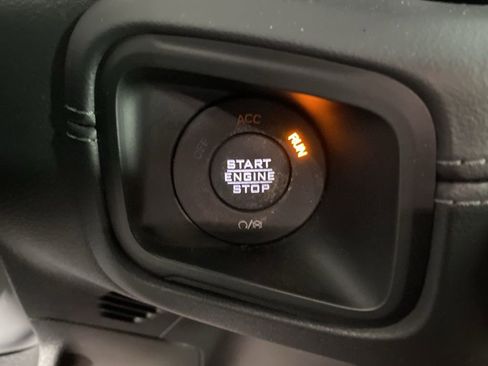 Used 2024 Jeep Gladiator Mojave image 10