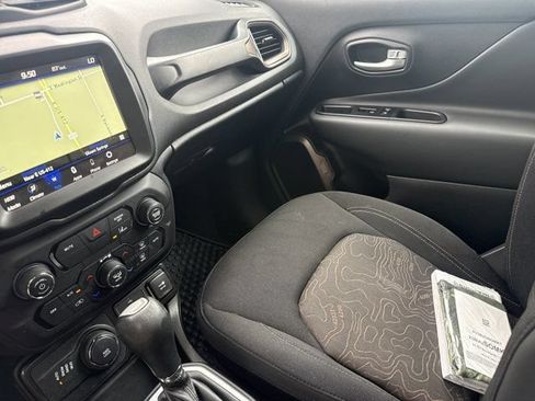 Used 2023 Jeep Renegade Latitude AWD/4WD image 21