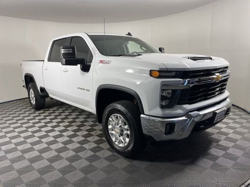 Certified 2024 Chevrolet Silverado 2500 LT w/ Convenience Package AWD/4WD image 16
