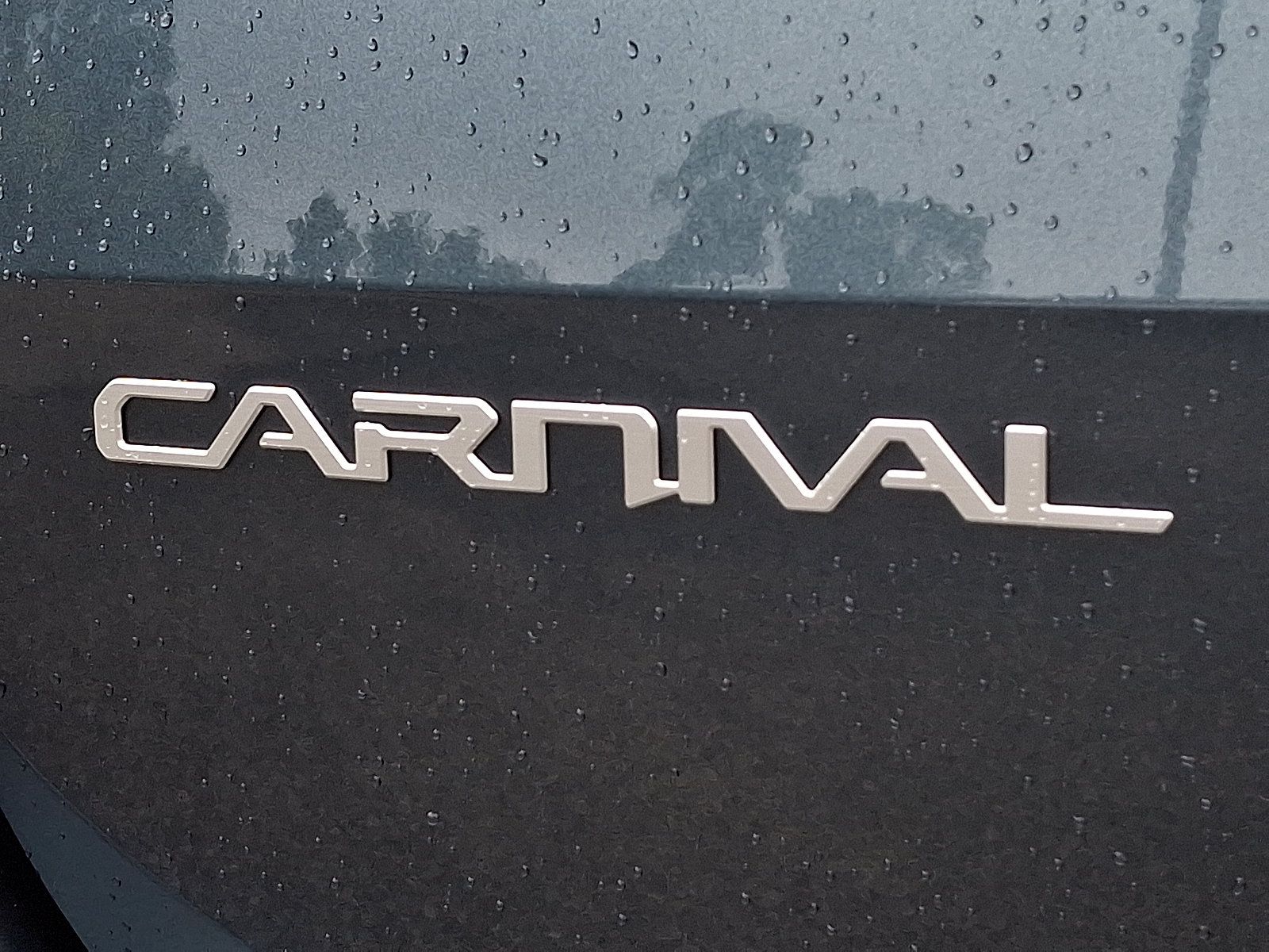Used 2024 Kia Carnival EX FWD image 32