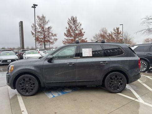 Used 2022 Kia Telluride SX w/ SX Prestige Package image 5