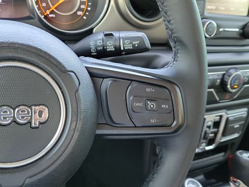 Used 2018 Jeep Wrangler Unlimited Sport S AWD/4WD image 20