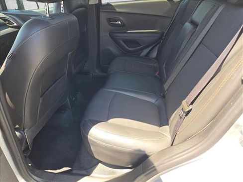 Used 2020 Chevrolet Trax LT w/ Redline Edition FWD image 18