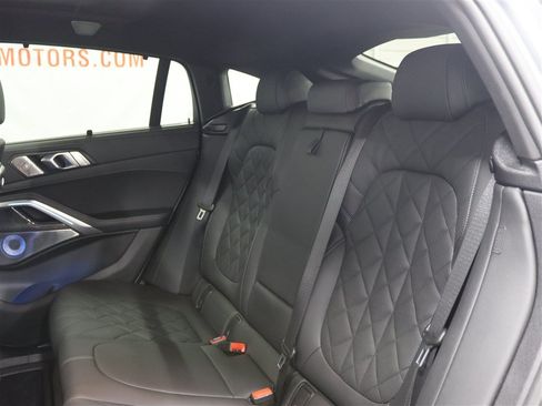 Used 2024 BMW X6 M60i AWD/4WD image 20