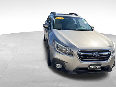 Used 2019 Subaru Outback 2.5i Premium image 2