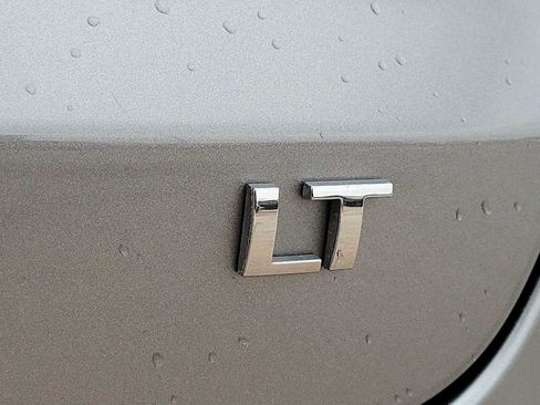 Used 2025 Chevrolet Trax LT FWD image 11