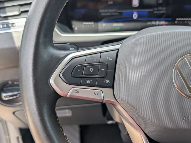Used 2024 Volkswagen Tiguan SE AWD/4WD image 24